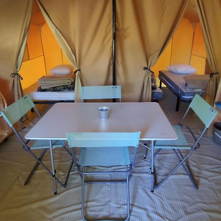 Camping les pins Nancay Extérieur photo