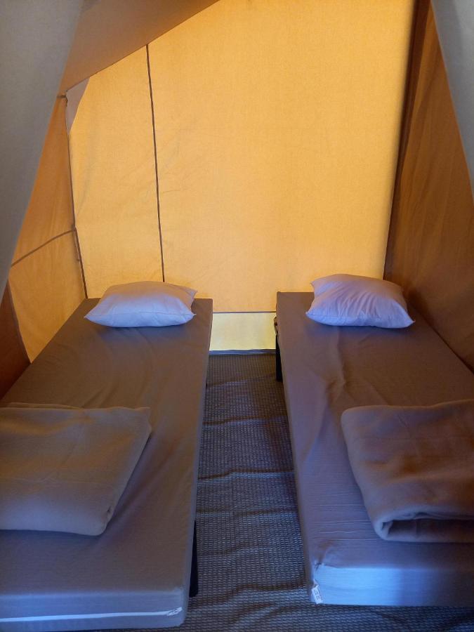 Camping les pins Nancay Extérieur photo