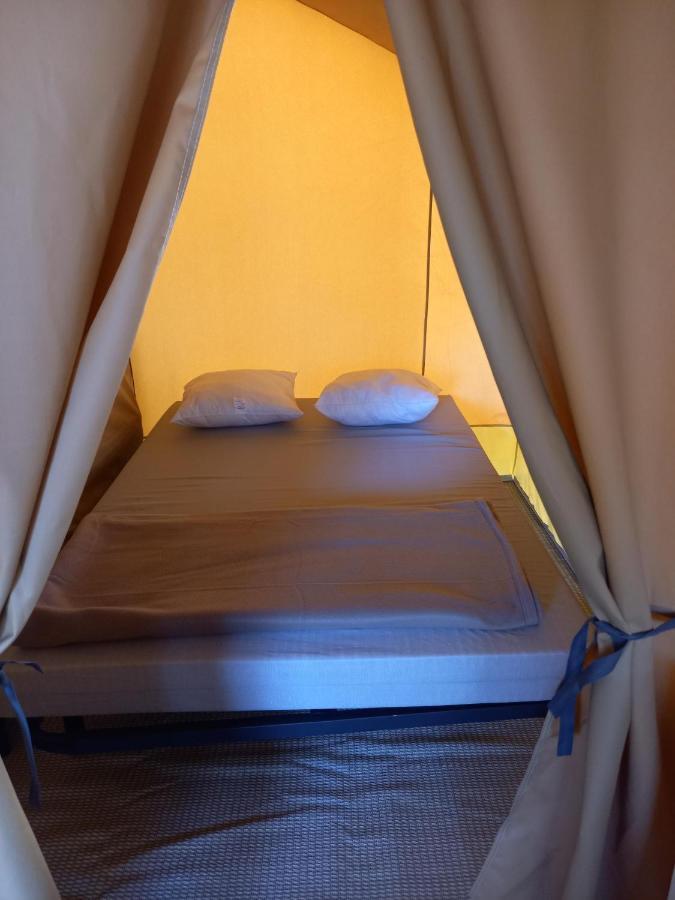 Camping les pins Nancay Extérieur photo
