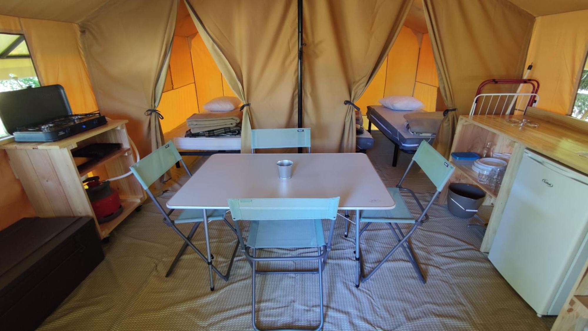 Camping les pins Nancay Extérieur photo
