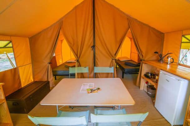 Camping les pins Nancay Extérieur photo